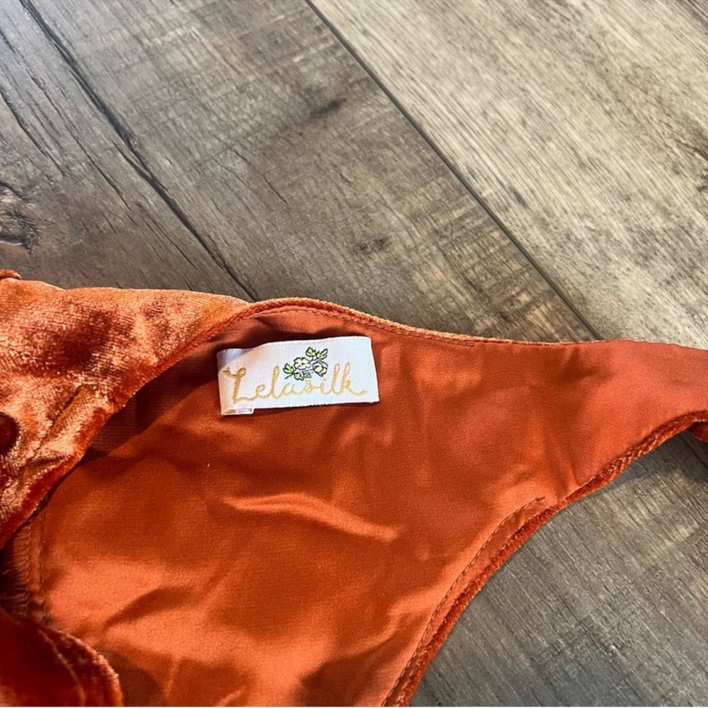 Lelasilk Velvet rust orange Velvet dress - Picture 5 of 6